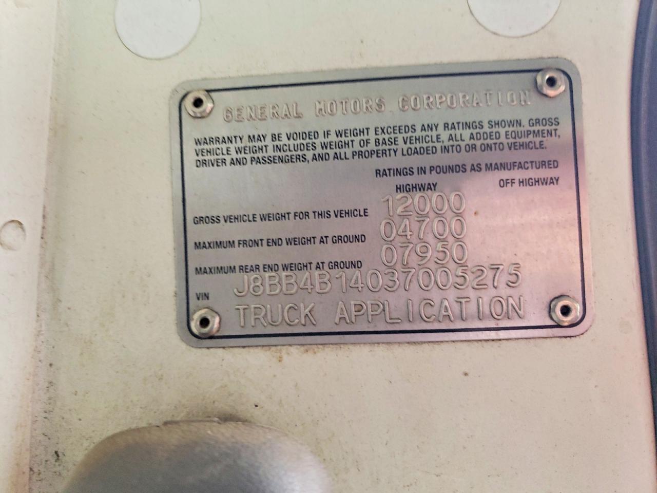 2003 Chevrolet W 3500 BOX Truck