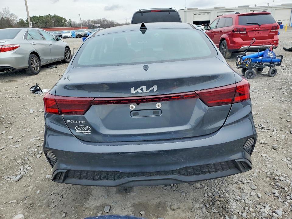 2024 KIA Forte lx