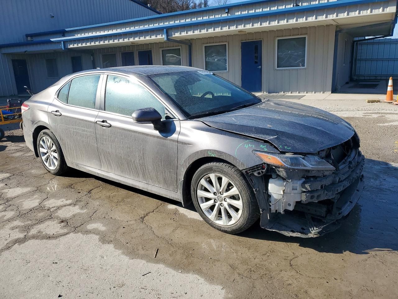 2020 Toyota Camry le