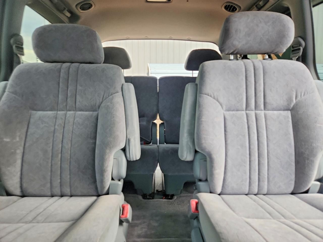 2000 Toyota Sienna le