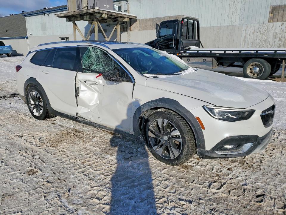 2018 Buick Regal Tourx Essence