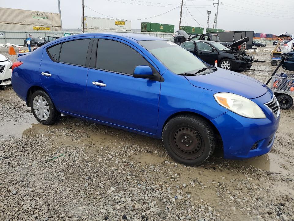 2013 Nissan Versa 1.6 s