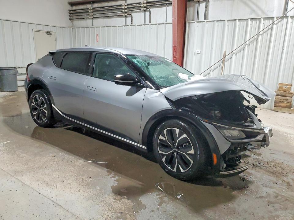 2024 KIA EV6 Light