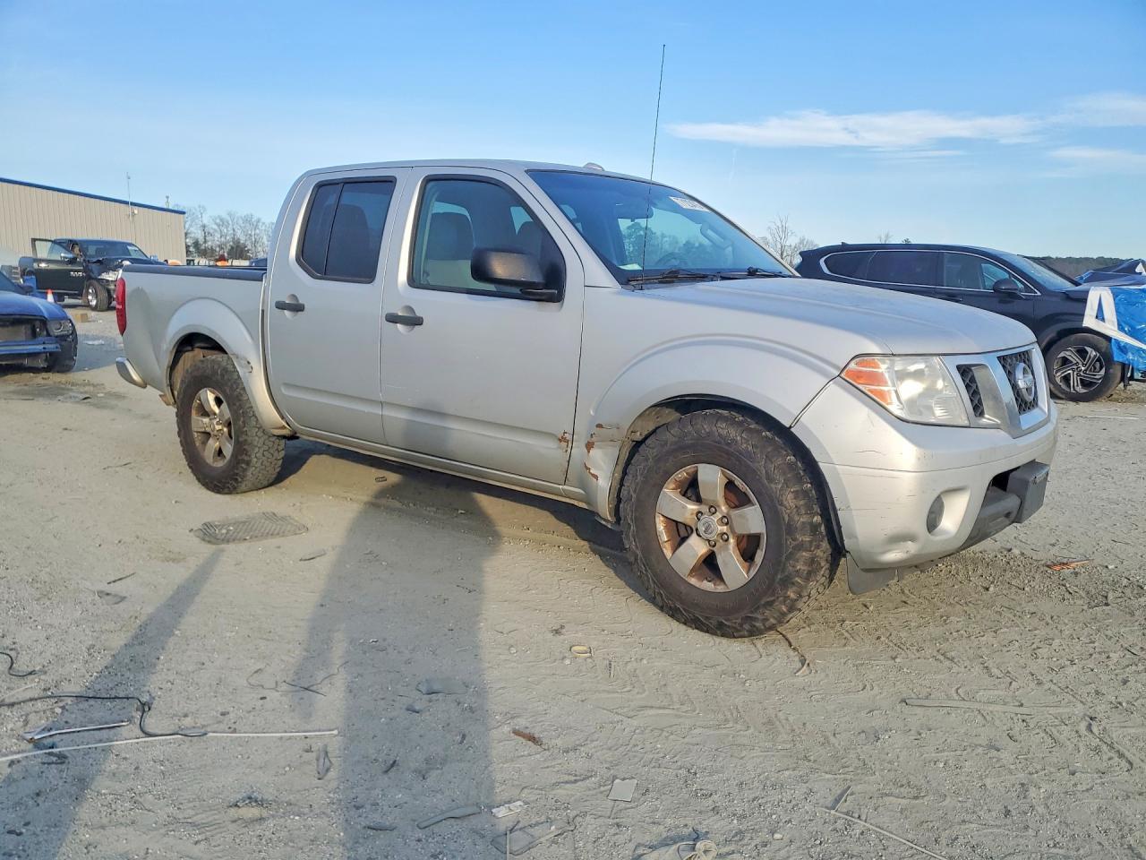 2013 Niss Frontier S