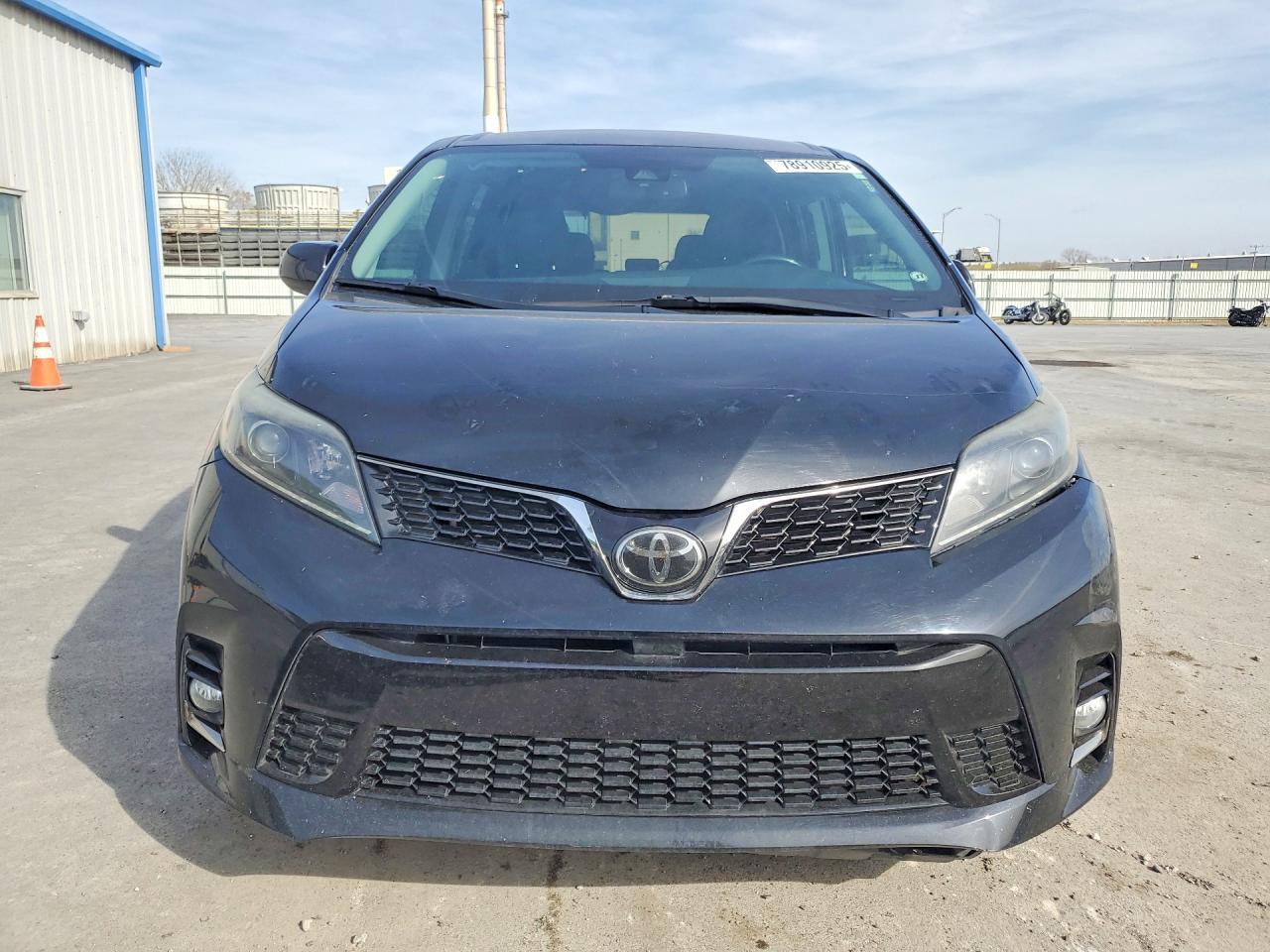 2020 Toyota Sienna se 8-passenger