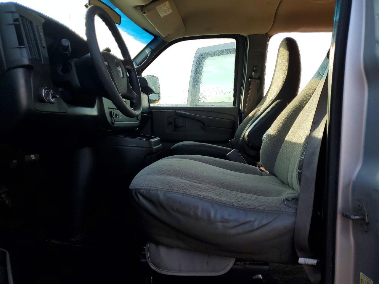 2010 GMC Savana G3500 LT