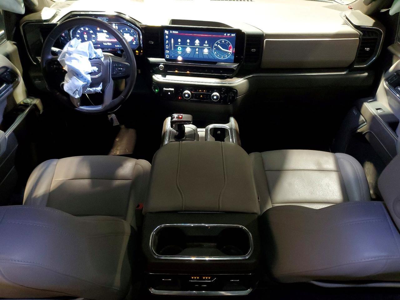 2023 GMC Sierra K1500 slt