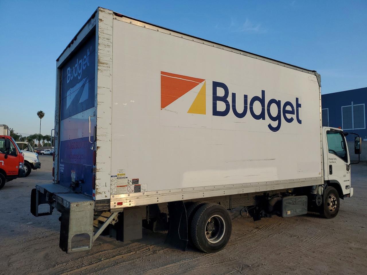 2017 Chevrolet 4500HD BOX Truck