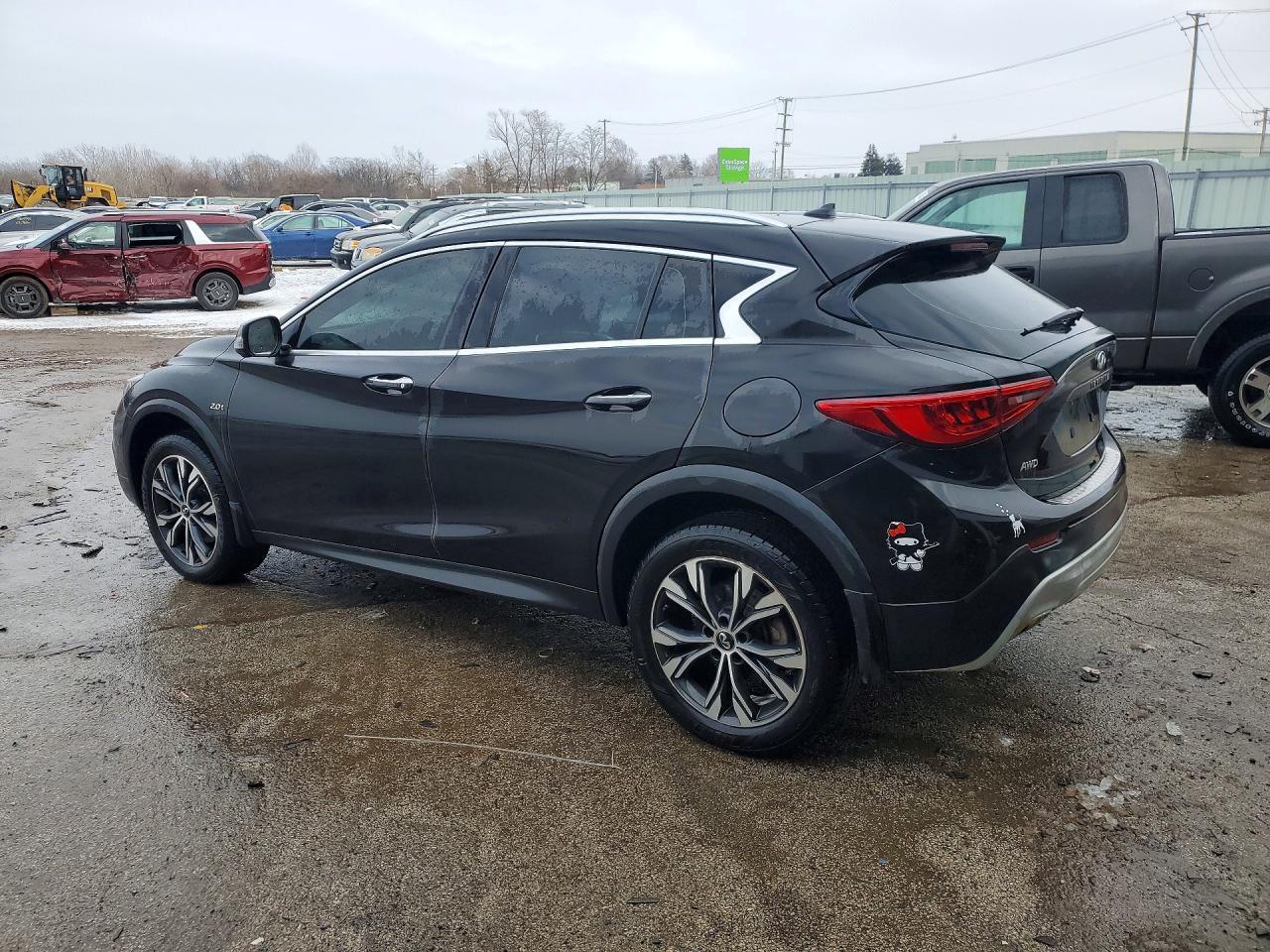 2018 Infinity Qx30