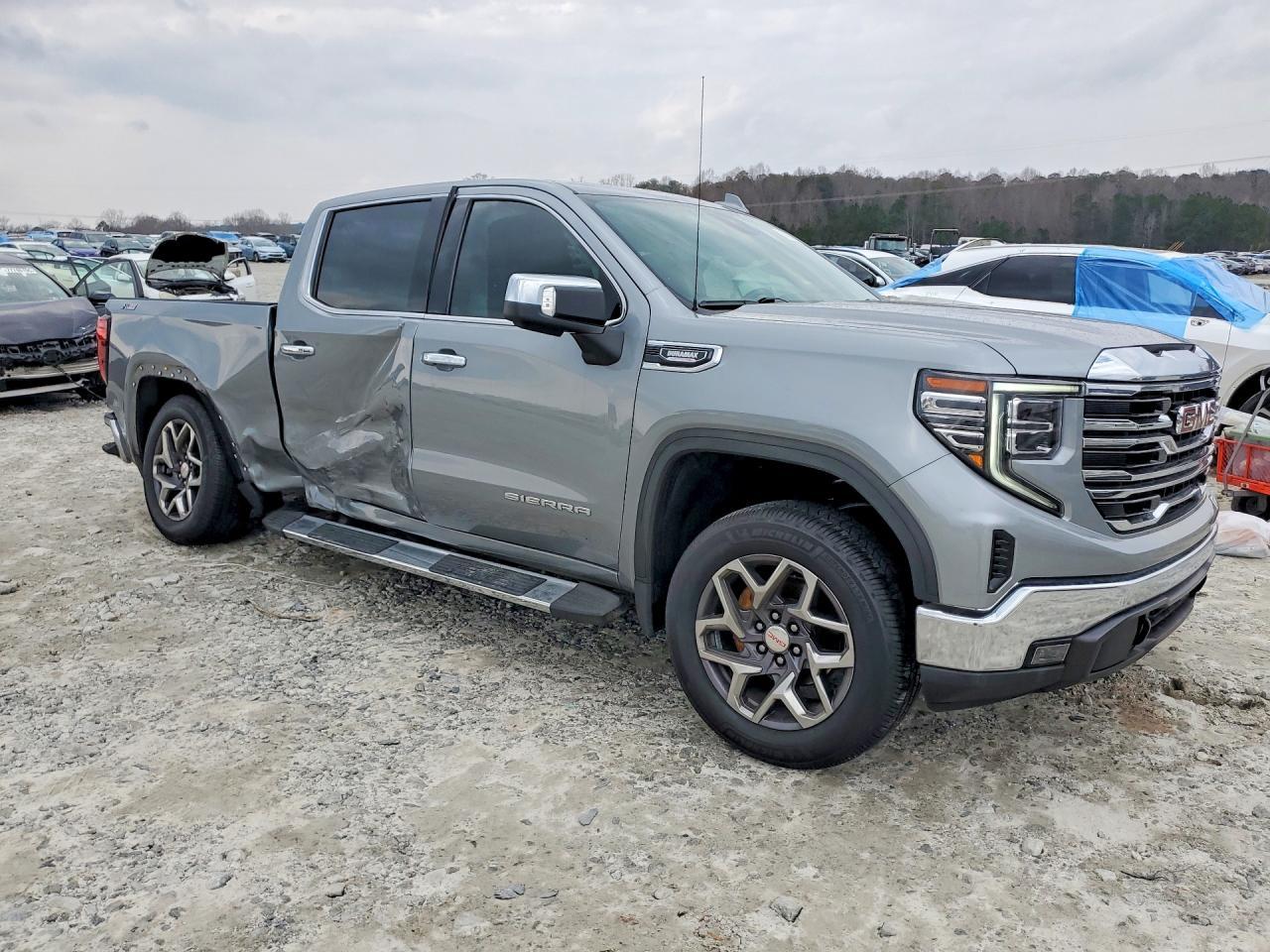 2024 GMC Sierra K1500 slt