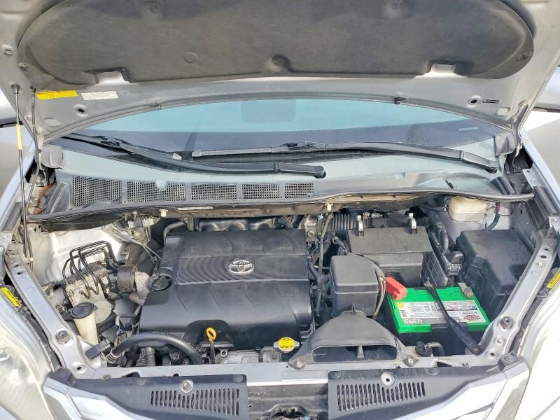 2011 Toyota Sienna xle