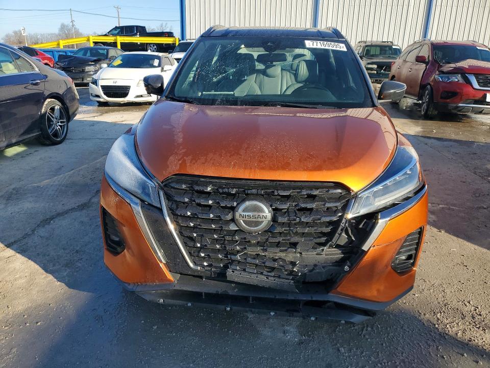 2021 Nissan Kicks sr