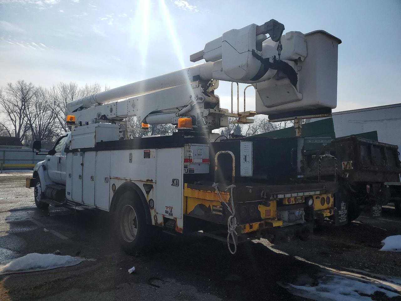 2011 Ford F750 Super Duty Bucket Truck