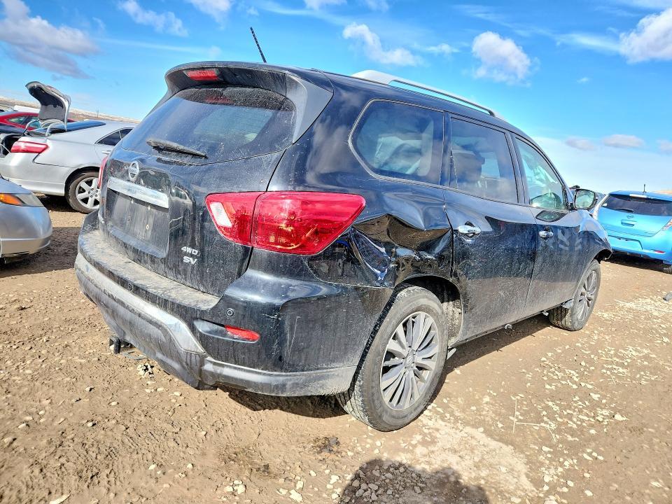 2018 Nissan Pathfinder sv