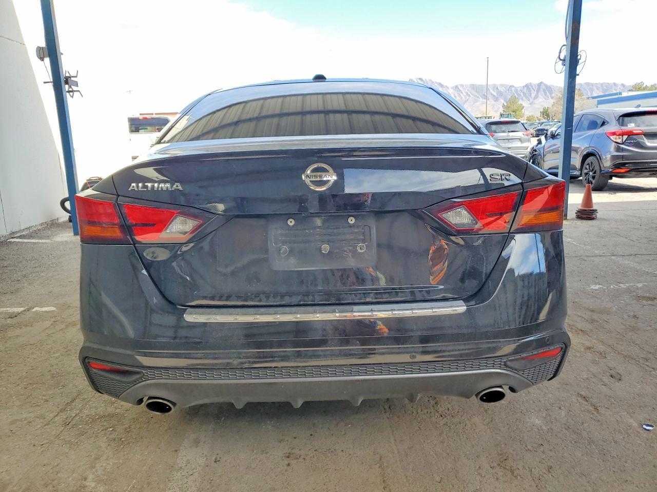 2022 Niss Altima 2.5 sr