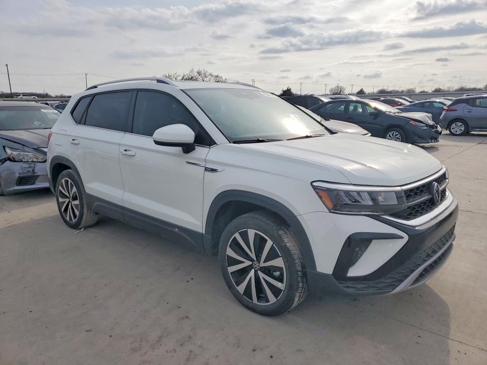 2024 Volkswagen Taos se