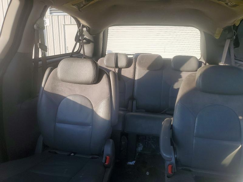 2005 Chrysler Town & Country Limited