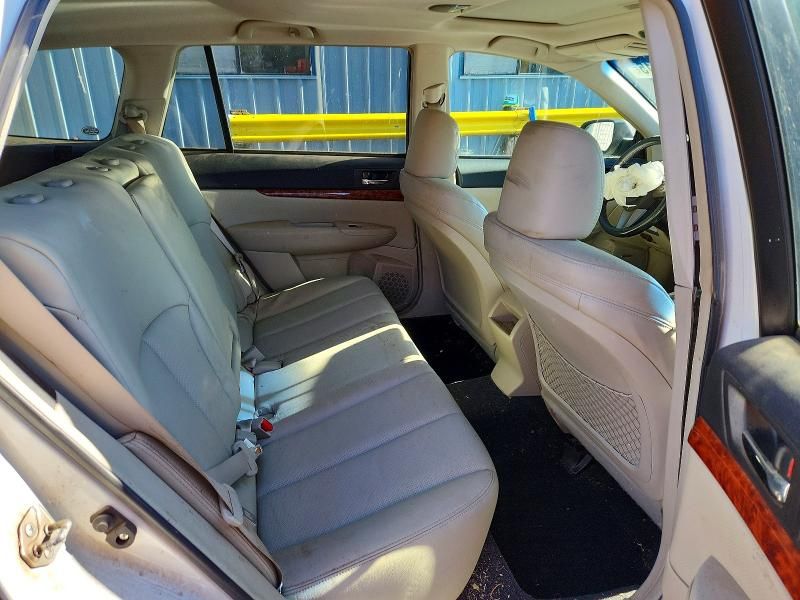 2010 Subaru Outback 2.5i Limited