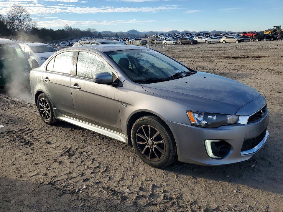 2017 Mitsubishi Lancer es