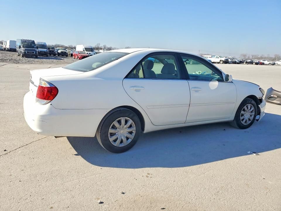 2005 Toyota Camry le