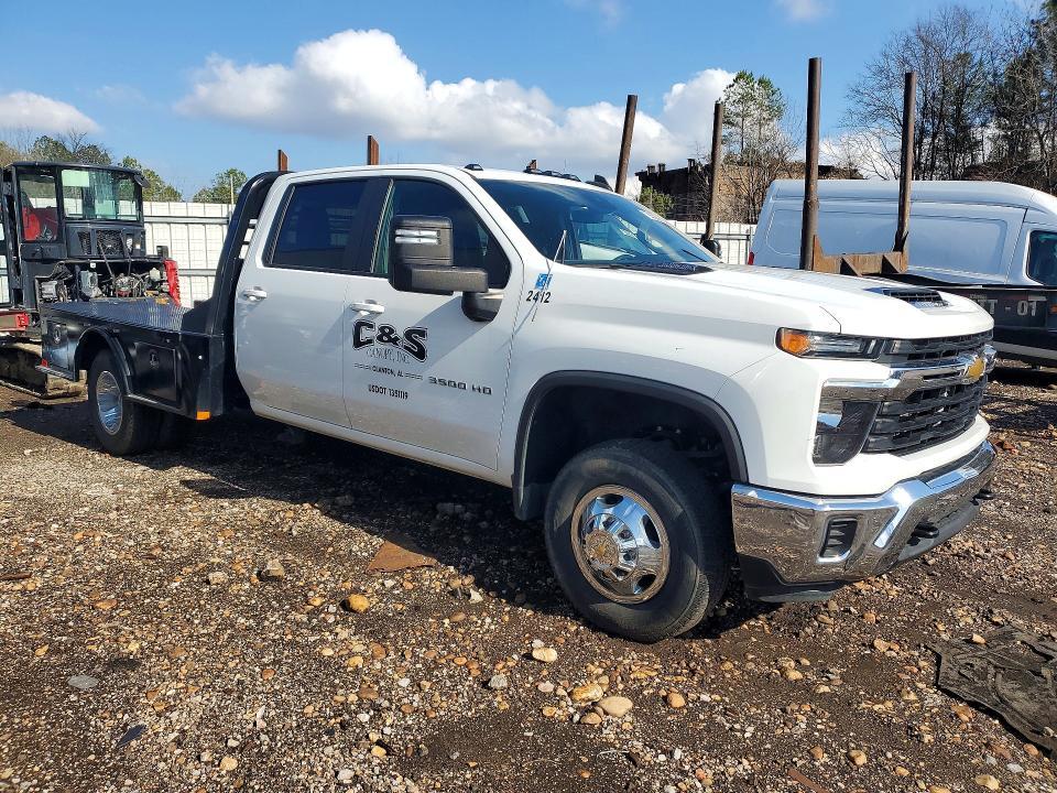 2024 Chevrolet Silverado HD Flatbed Truck