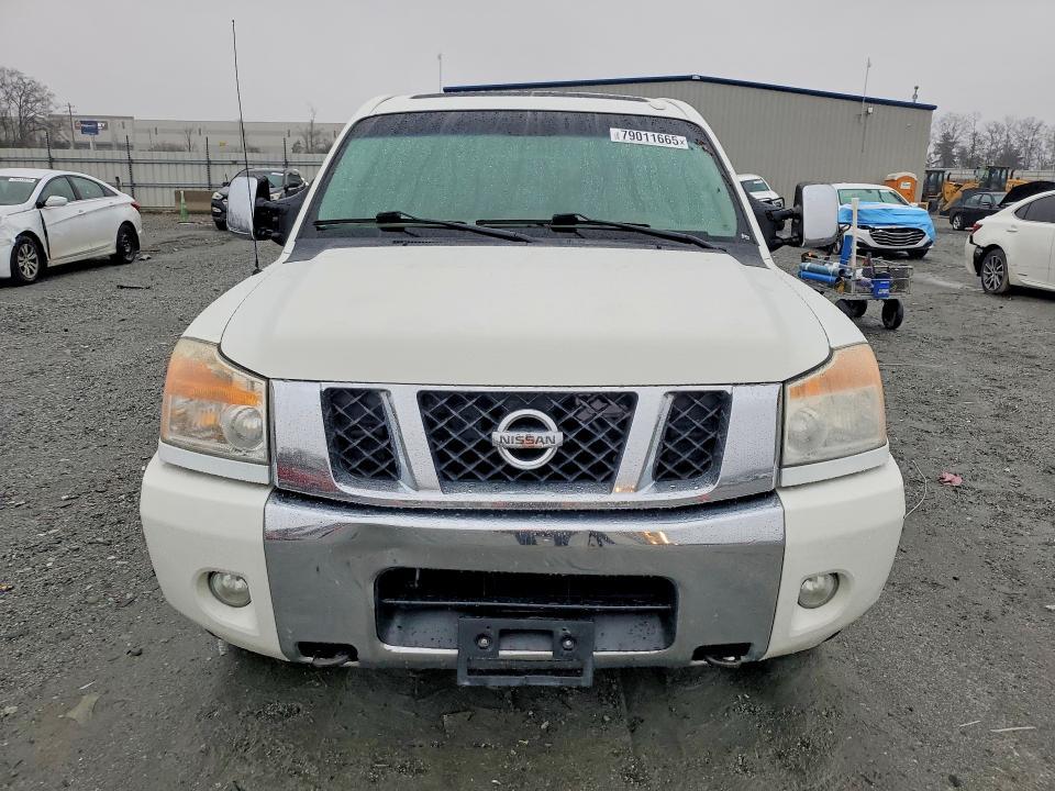 2010 Nissan Titan SE