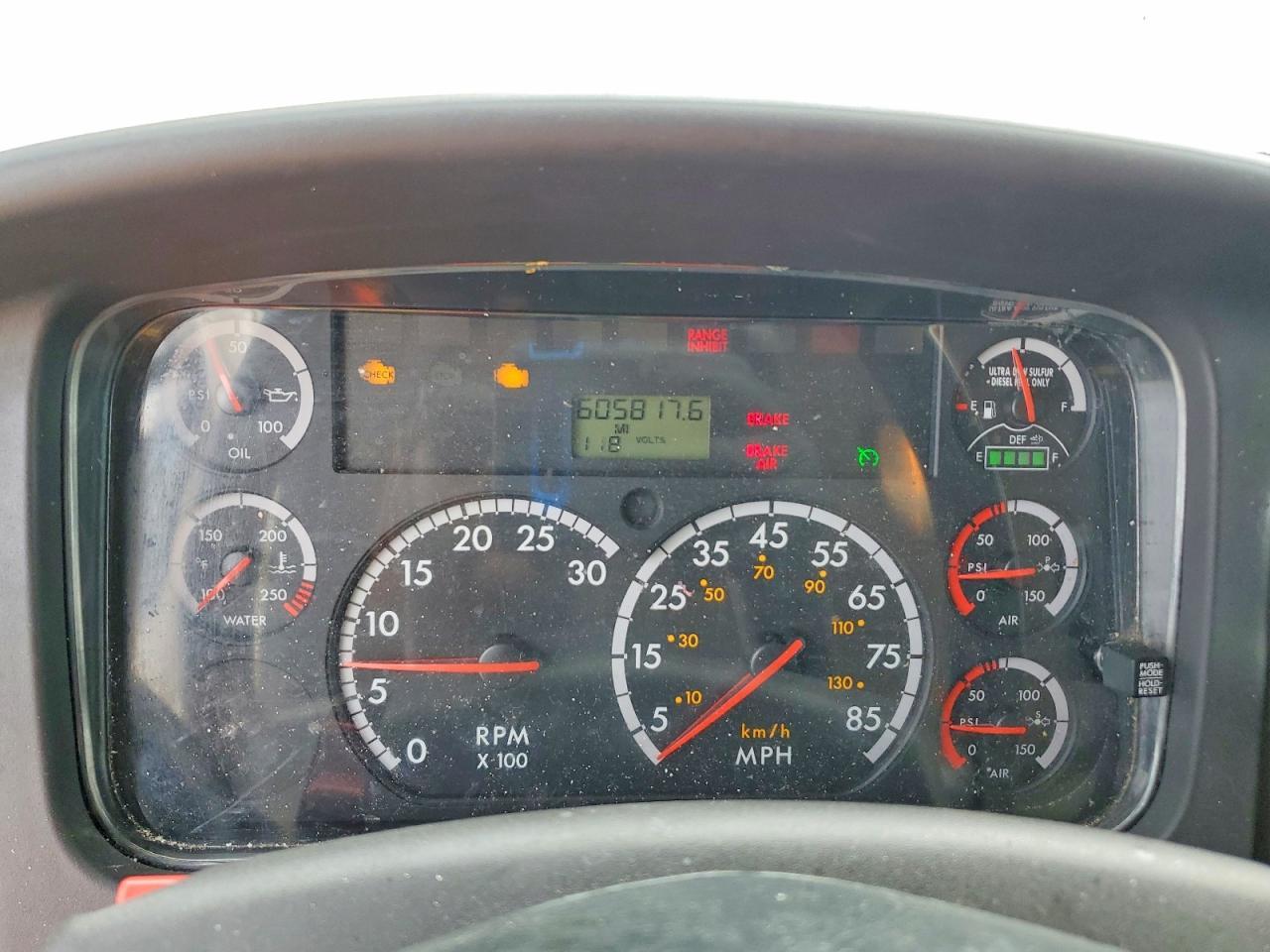 2015 Freightliner Business Class M2 Refrigerated BOX Truck