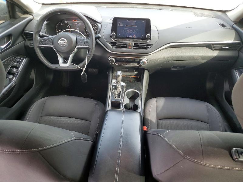 2021 Niss Altima 2.5 sv
