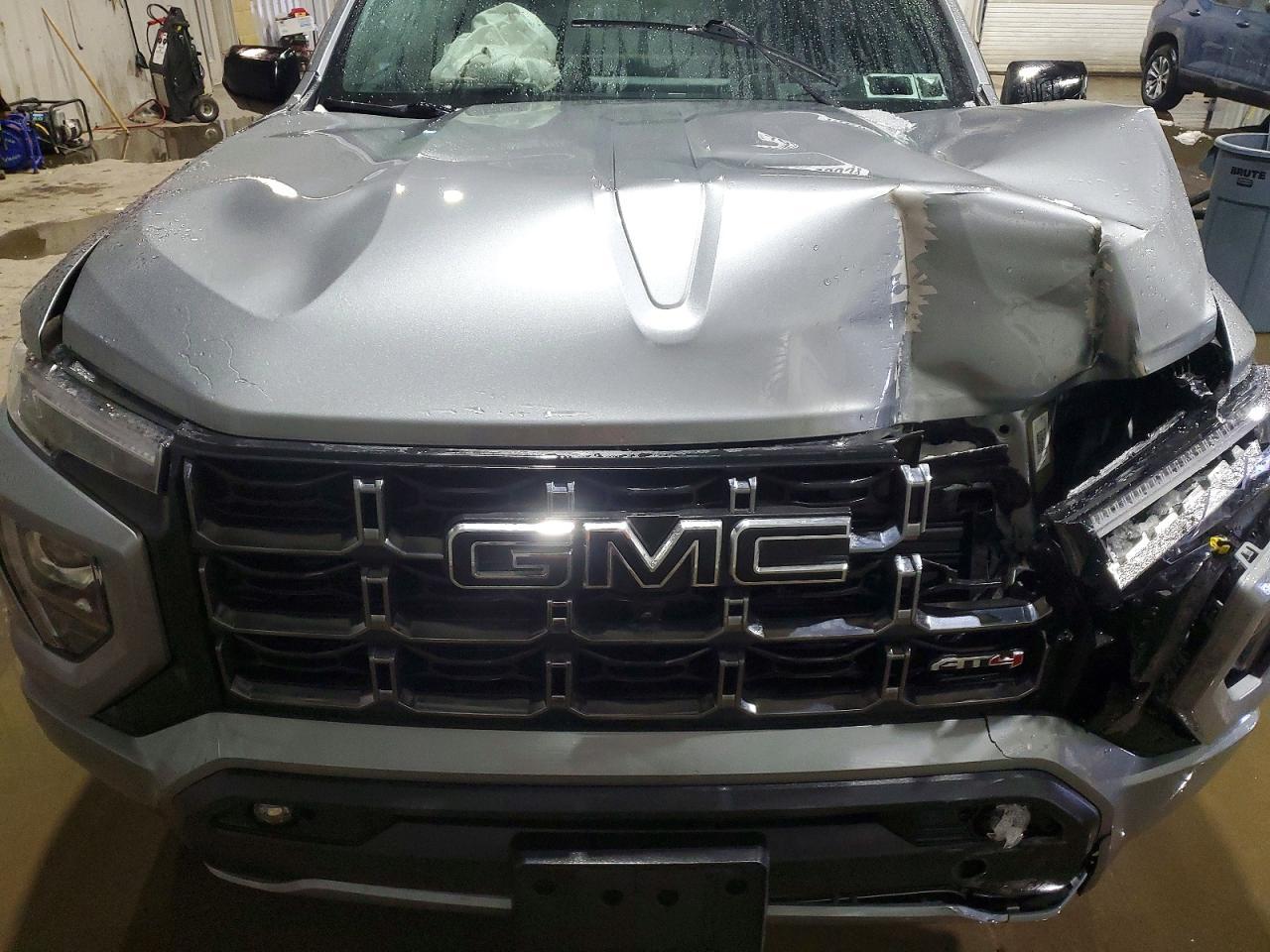 2023 GMC Canyon AT4