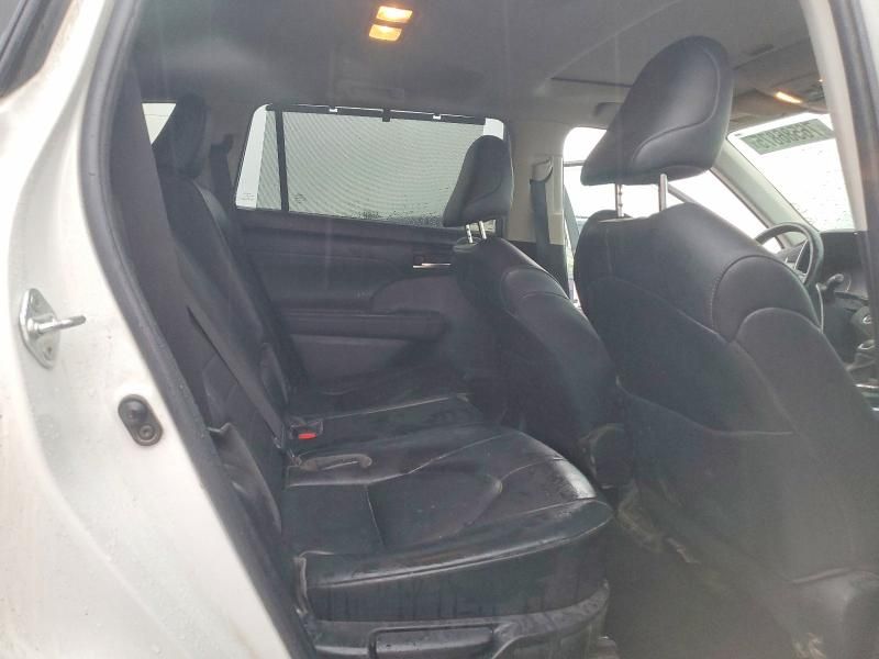 2023 Toyota Highlander l