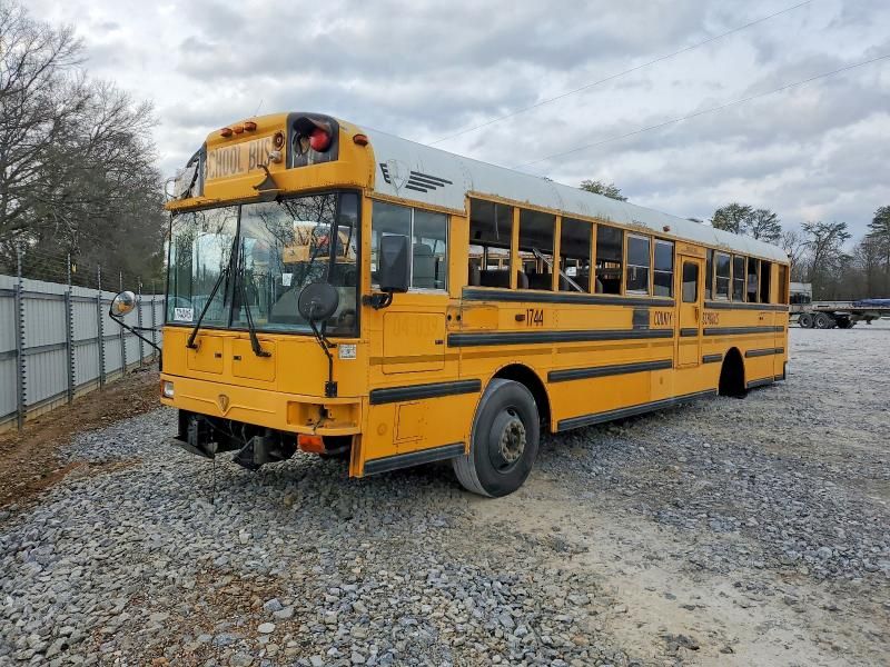 2004 International 2000 Serie-School Bus