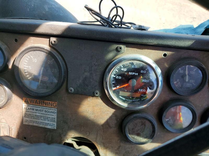 2006 Peterbilt Tractor 2006 Peterbilt 320 Semi Truck