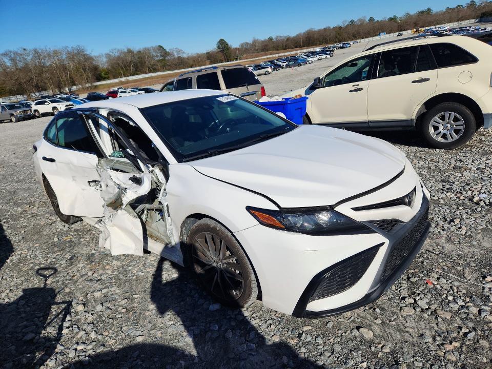 2021 Toyota Camry se