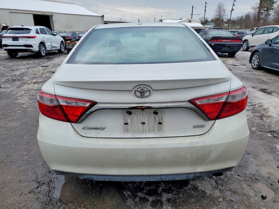 2015 Toyota Camry xse