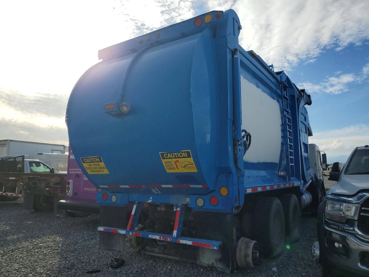 2007 Peterbilt 320 Refuse Truck