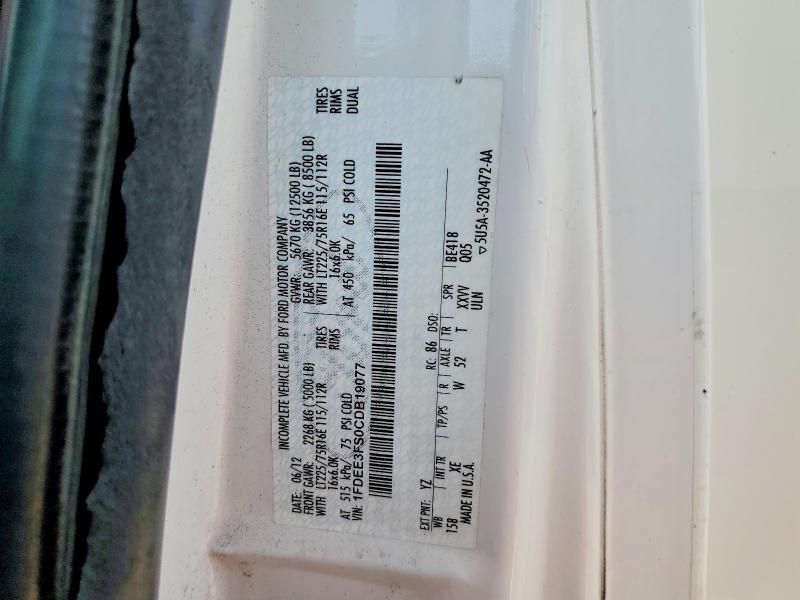 2012 Ford Econoline E350 Super Duty Cutaway Van