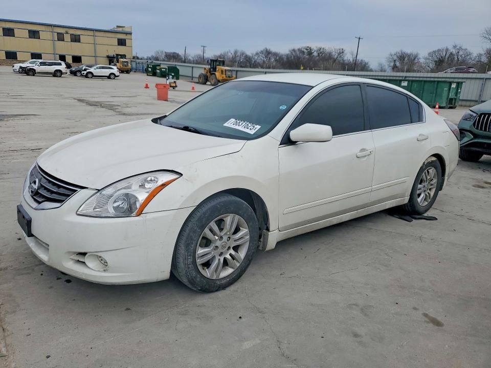 2010 Nissan Altima Base