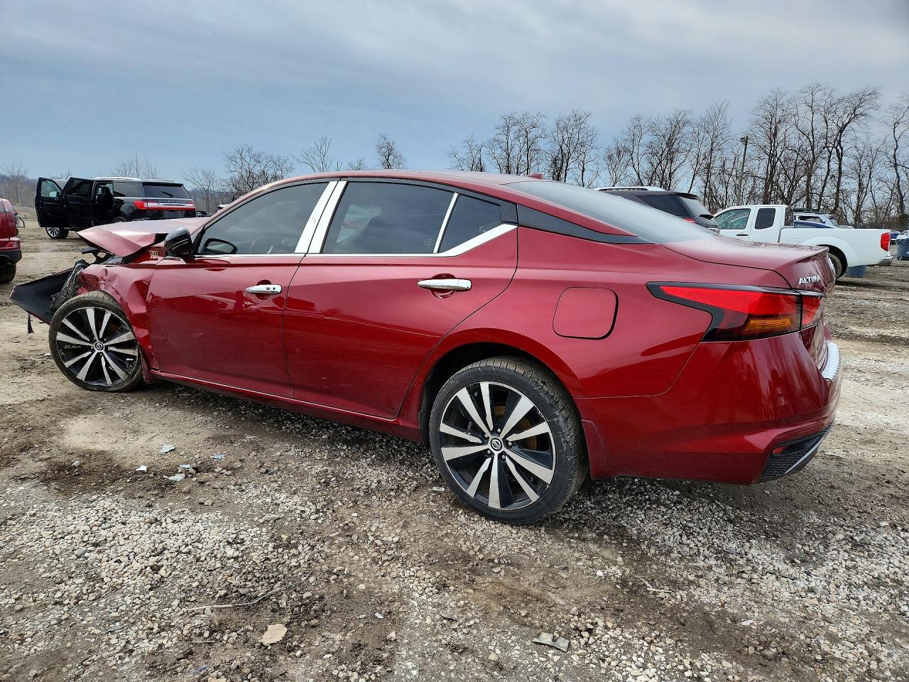 2020 Niss Altima sr