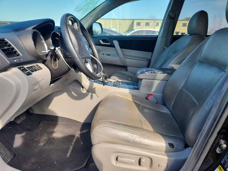 2013 Toyota Highlander Base