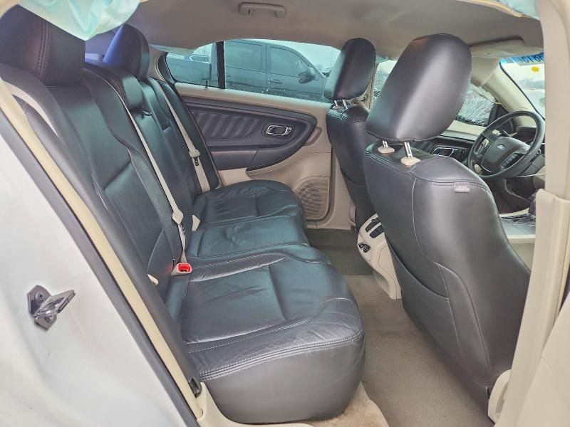 2010 Ford Taurus sel