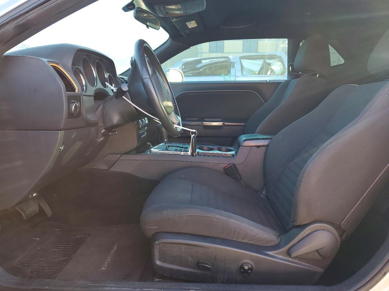 2014 Dodge Challenger sxt