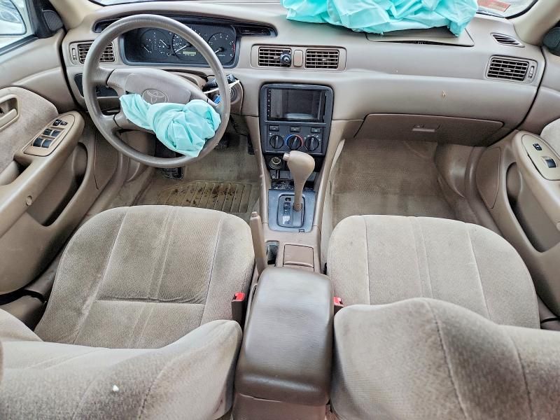 2000 Toyota Camry le