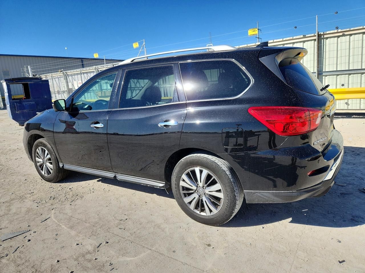 2020 Nissan Pathfinder sl