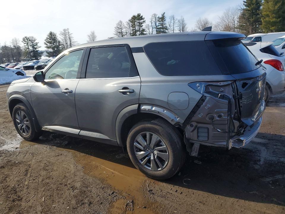 2025 Nissan Pathfinder s