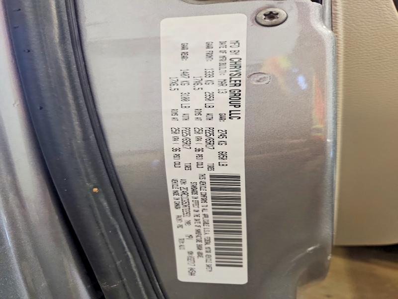 2013 Chrysler Town & Country Touring l