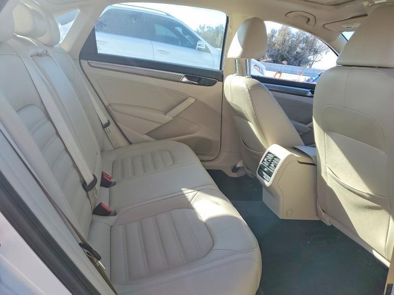 2016 Volkswagen Passat sel