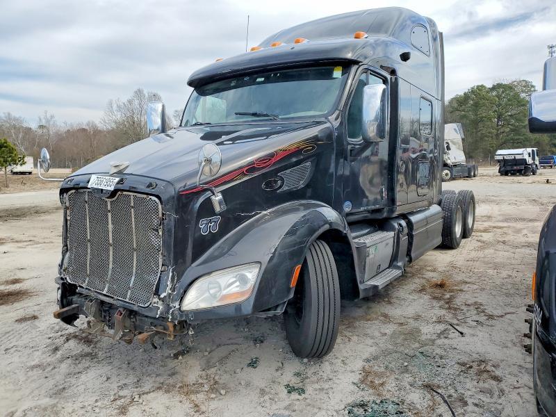 2015 Peterbilt Tractor 587-Semi Truck