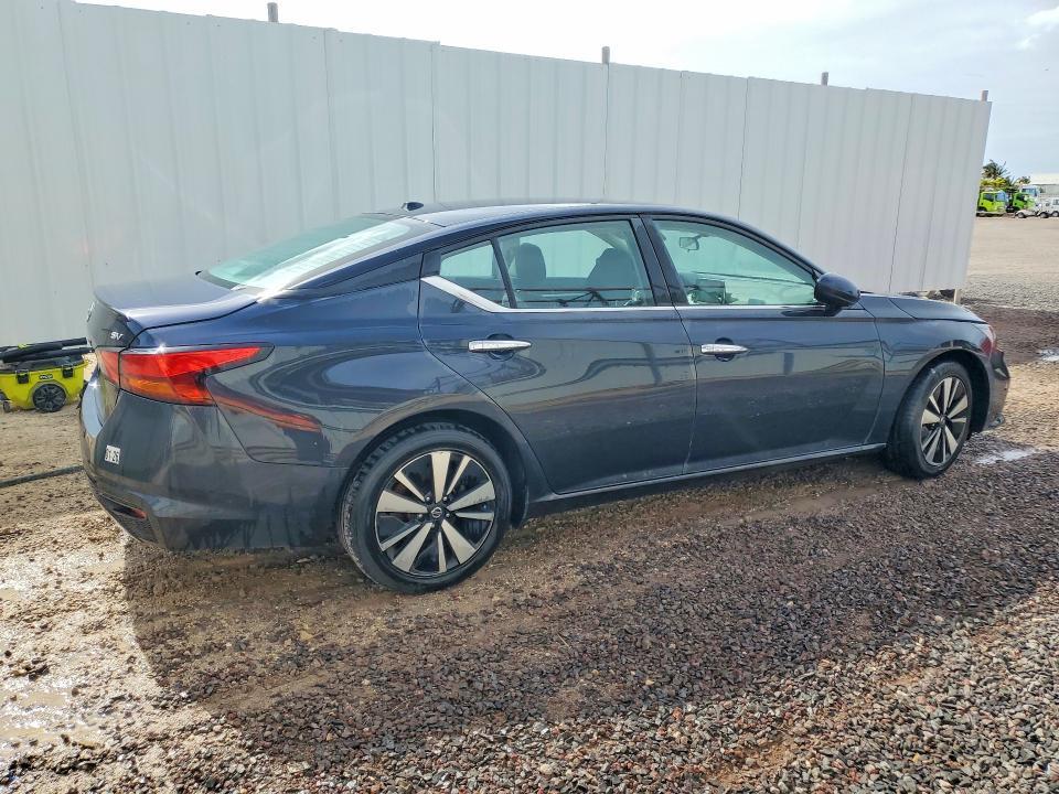 2021 Nissan Altima sv