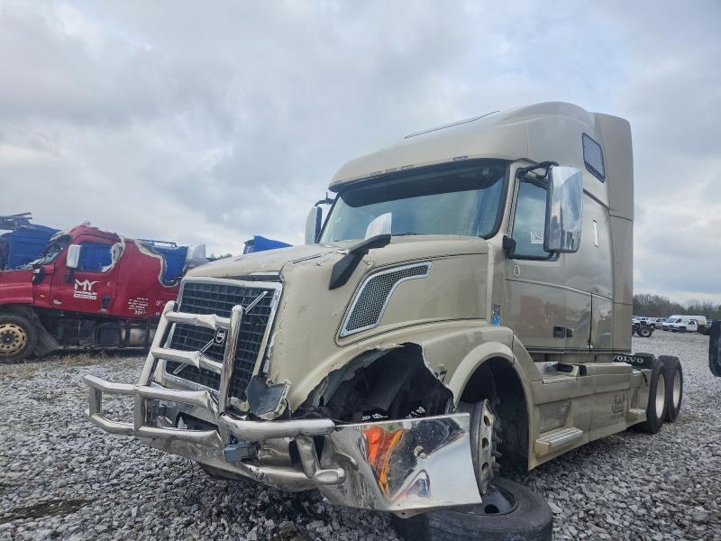 2015 Volvo VNL Semi Truck