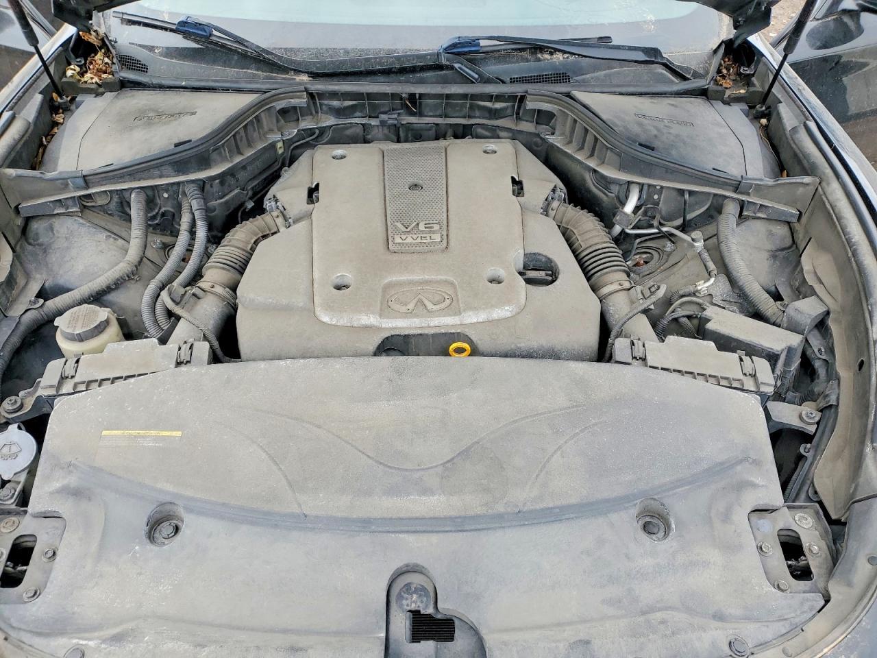 2017 Infiniti Q70 3.7